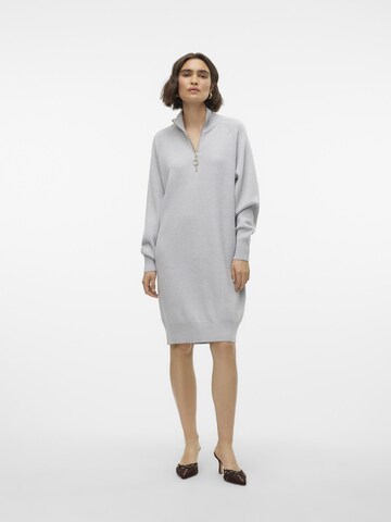 Robes en maille 'GOLDNEEDLE' VERO MODA en gris