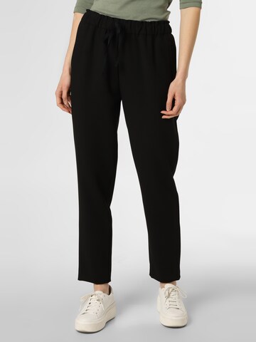 Marie Lund Loose fit Pleat-Front Pants in Black: front