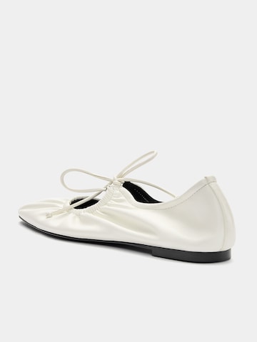 Pull&Bear Strap ballerina in White