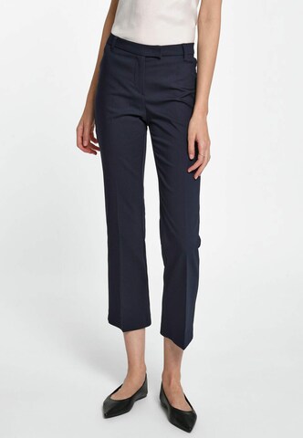 Fadenmeister Berlin Regular Pants in Blue: front