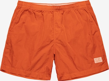 C.P. Company Regular Shorts in Orange: Vorderseite