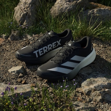 Scarpa da corsa 'Agravic 4' di ADIDAS TERREX in nero