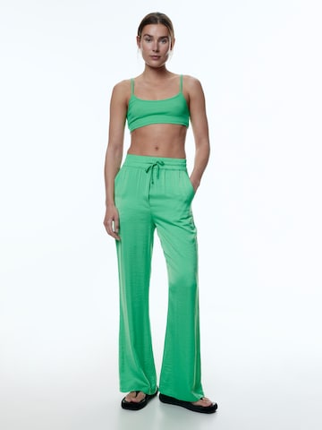 Loosefit Pantaloni 'Stina' de la EDITED pe verde