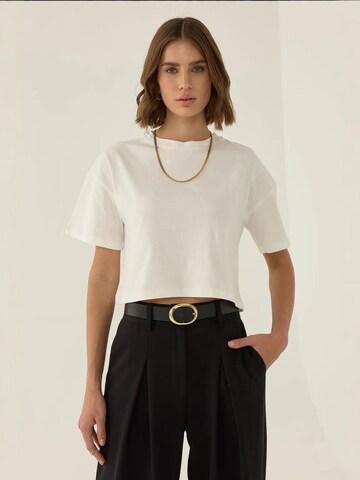 T-shirt Hiccup en blanc : devant