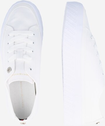 TOMMY HILFIGER Sneakers in White