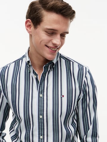 TOMMY HILFIGER Regular Fit Paita värissä vihreä