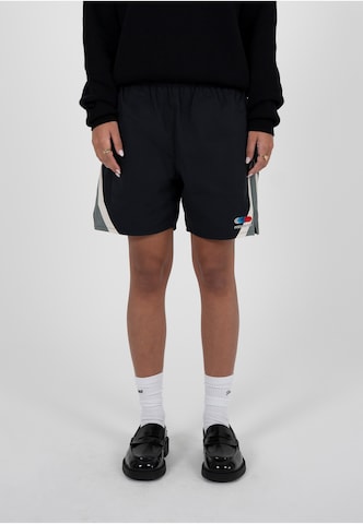 Prohibited Regular Shorts 'Racer' in Schwarz: Vorderseite