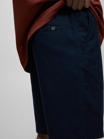 Pull&Bear Voľný strih Chino nohavice - Modrá