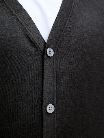 Geacă tricotată de la JACK & JONES pe negru