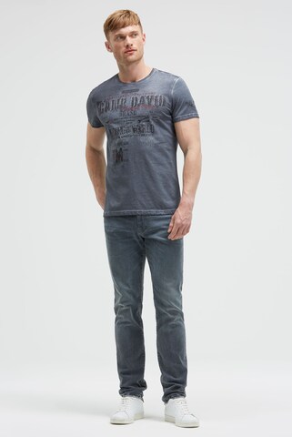 CAMP DAVID Bluser & t-shirts i blå