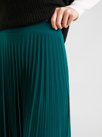 SISTERS POINT Skirt in Green