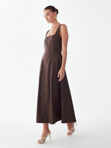St MRLO Společenské šaty 'Maizy' – hnědá