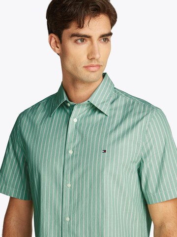 Regular fit Camicia di TOMMY HILFIGER in verde