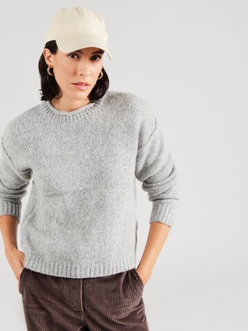 Noisy may Svetr 'NMELOISE' – šedá: přední strana