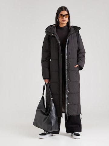 juoda Sublevel Žieminis paltas