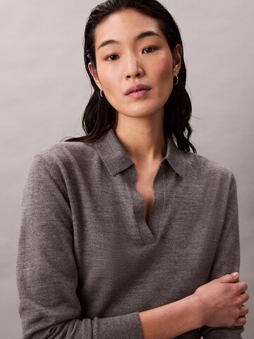 Calvin Klein Sweater in Grey