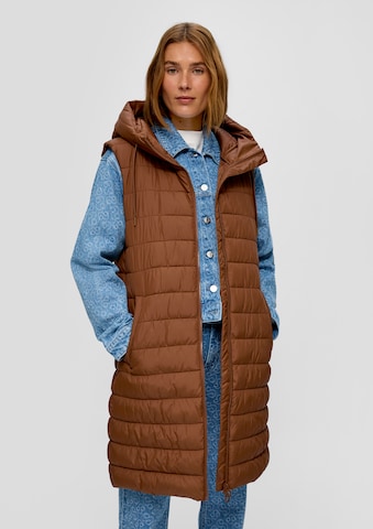 Gilet di s.Oliver in marrone: frontale