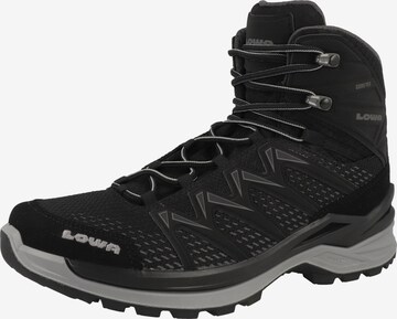 LOWA Boots 'Innox Pro' in Schwarz: predná strana