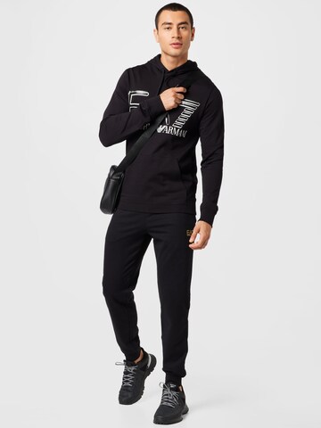 EA7 Emporio Armani Tapered Broek in Zwart