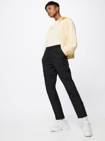 Urban Classics Tapered Broek in Zwart