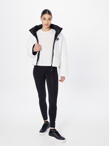 Nike Sportswear Vinterjakke i sort