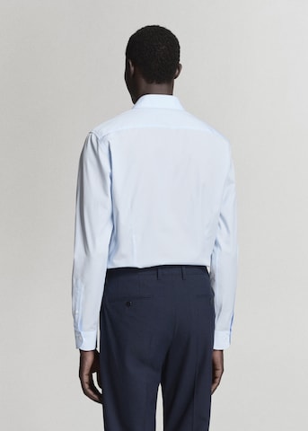MANGO MAN Regular fit Бизнес риза 'EMERITOL' в синьо