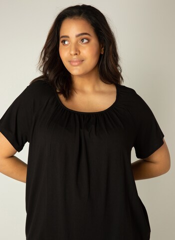 BASE LEVEL CURVY T-Shirt 'Yoni' in Schwarz