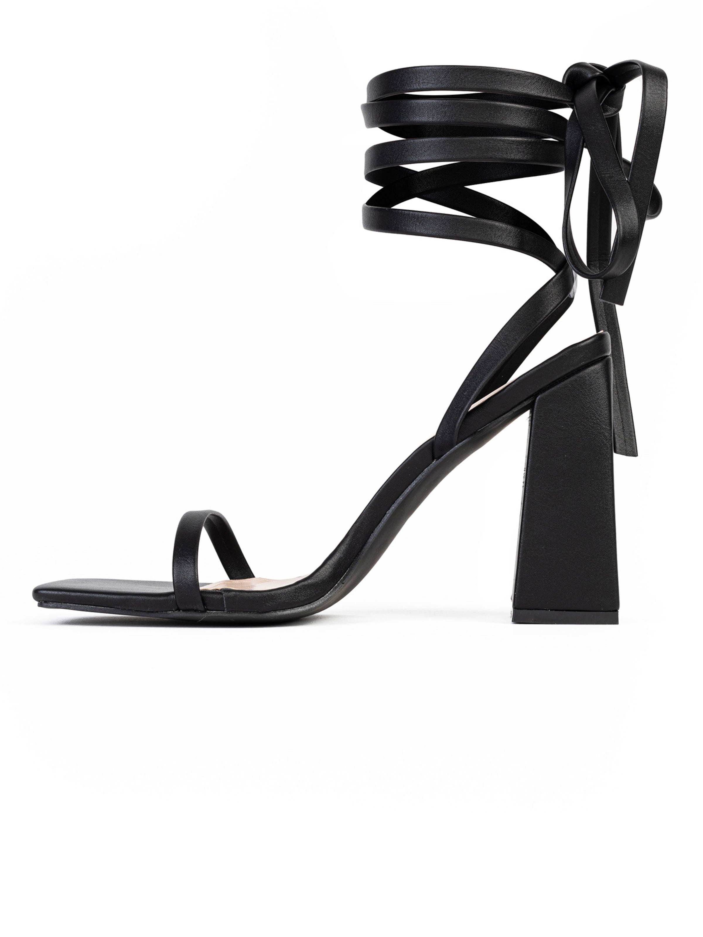 Celena Páskové sandály 'Charney' – černá: přední strana