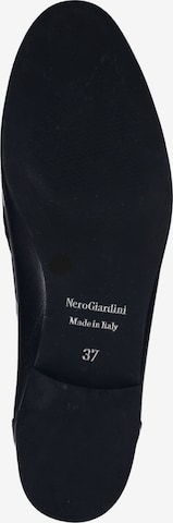 Nero Giardini Classic Flats in Black