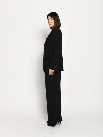 White Label by RoFa Regular Pleat-Front Pants in Black