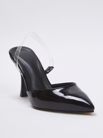 Escarpins Trendyol en noir : devant