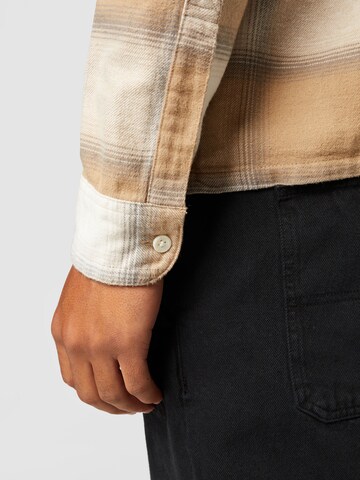 HOLLISTER - Ajuste regular Camisa 'HOLIDAY' en beige