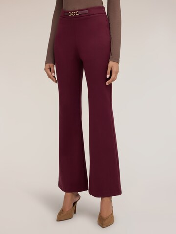 MOTIVI - Acampanado Pantalón en rojo
