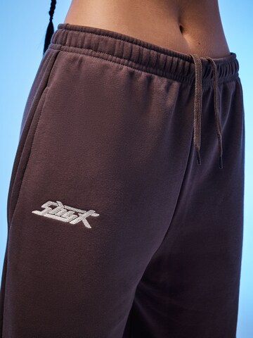 Loosefit Pantaloni 'Edin' di SHYX in marrone