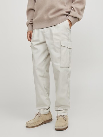 JACK & JONES Tapered Cargobroek in Beige: voorkant