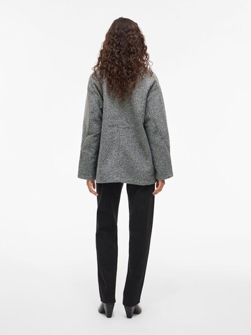 VILA Between-season jacket in Grey