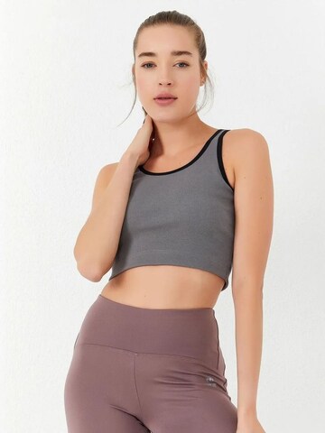 Tommy Life Top 'Crop Top' in Grey: front