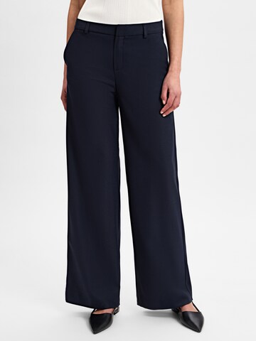 Marie Lund Slim fit Pleat-Front Pants in Blue