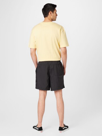 Starter Black Label Regular Shorts in Schwarz