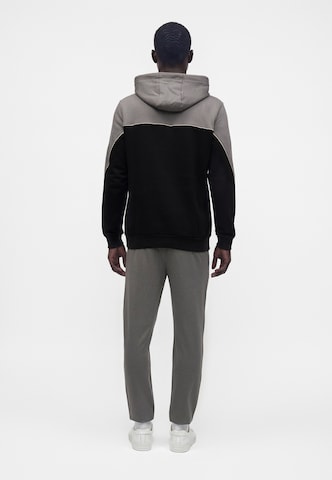 EA7 Emporio Armani Sweatshirt i svart: baksida