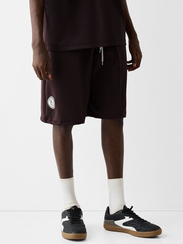 Bershka Regular Shorts in Braun