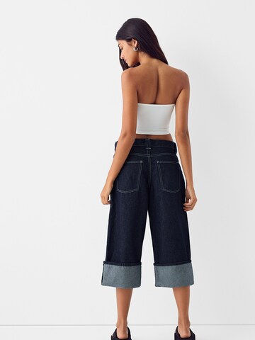 Bershka Szeroka nogawka Jeansy w kolorze niebieski