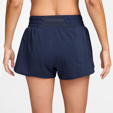 NIKE Regular Sportshorts 'One' in Blau