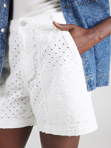 VILA Regular Jeans 'VIPOLLY' in White