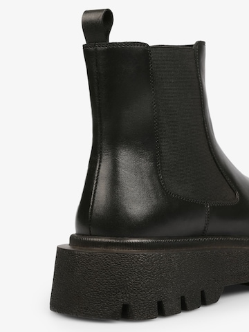 Scalpers Chelsea Boots in Black