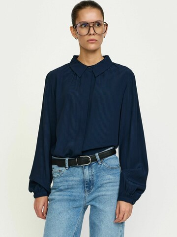 Maglietta ' SRJarreh ' di Soft Rebels in blu: frontale