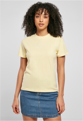 T-shirt Karl Kani en jaune : devant