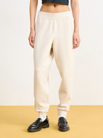 NIKE Tapered Παντελόνι φόρμας '24.7' σε μπεζ: μπροστά