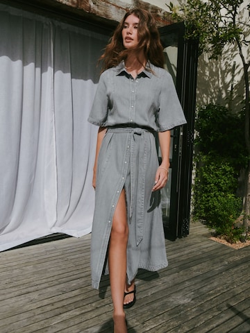 Abito camicia 'N.Premium' di Next in grigio