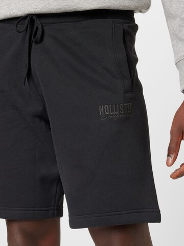 HOLLISTER Normalny krój Spodnie w kolorze czarny